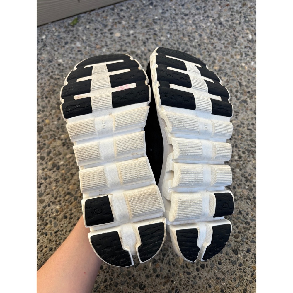 On Running Cloudflow 4 Women's 7.5 Black White Running Shoes 3WD30110299 - Picture 10 of 10